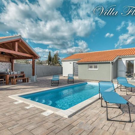 villa flores Kavran Exterior foto