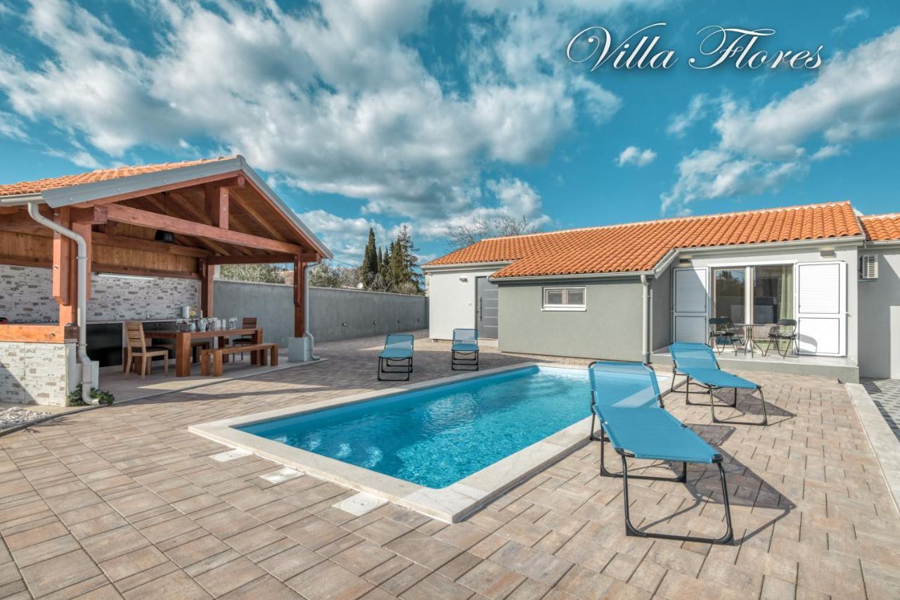 villa flores Kavran Exterior foto